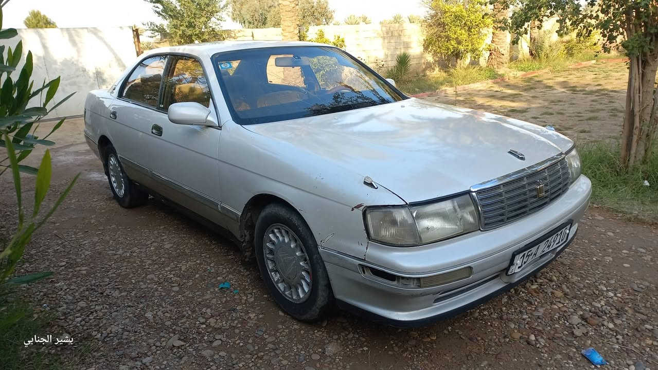 كراون بطة 1995
گير اوتماتيك جديد 
مكفولة من الصبغ 
محرك جديد 
تخم تاير 
كرسي منفصل 

التاجي منشأة النصر

***********
***********
***********
