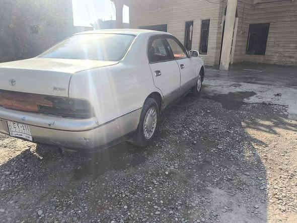 السلام عليكم بطه موديل 1992كير محرك شرط سنويه ل27 شرط التحويل بيها ضربه صفحه وكص بالتكمه فقط تواير جدد صدر جدد كهربائيات كلها شغاله بيع او مراوس حسب القناعه السعر 32 وبي مجال للأتصال *********** مكان السياره الشرقاط الحوريه
