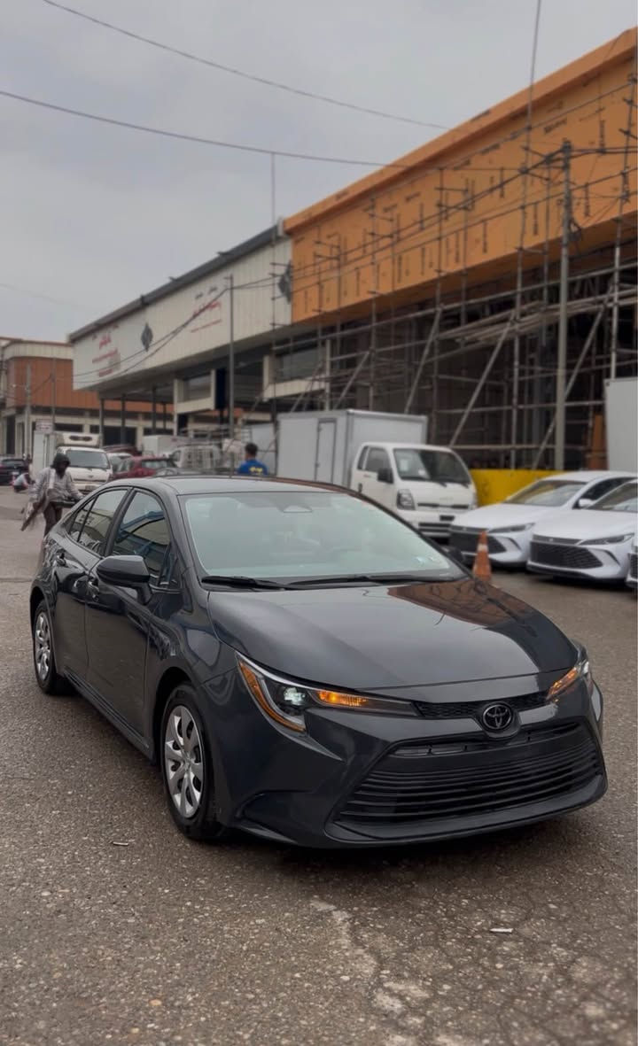 تيوتا كرولا 2024 LE سمنتي 🩶
مواصفات 
شاشه كبير
رادار 
حساس 
بريك بصمه 
تحكم ستيرن 
تحديد سرعه 
و بعد مواصفات هوايه 
ضرر : فقط باب صبغ بدون دواخل ارباك ستيرن سيستم شركه 
مكان سياره اربيل شارع ١٠٠م مدينه معارض 
رقم موبايل *********** واتساب اكر, نينوى
