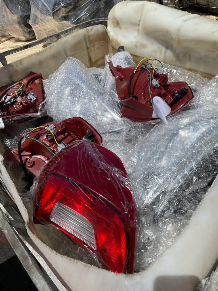 السلام عليكم
يتوفر  لايتات بيكانتو جميع موديلات

وi10 جميع موديلات

عنوان / سوق بغداد قرب وزارة تعليم العالي

محلات حازم دايو

***********
