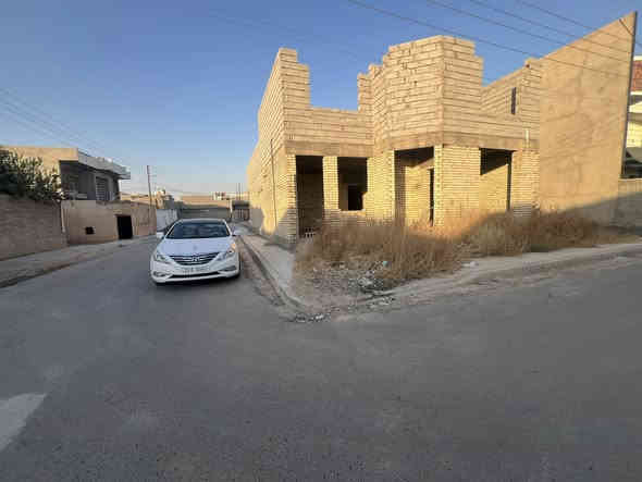 اعلان من #النيزك_للعقار لبيع وشراء الاراضي و الدور الزراعية والسكنية والمقاولات العامة 
--------------------------------------------
هيكل طابقين مع قطعة ارض للبيع بموقع ممتاز 
موقع الهيكل- صلاح الدين - قضاء بلد - حي الامام    

يتكون الطابق الارضي:

- 2 غرف 
- مطبخ 
- صالة كبيرة
- صحيات  
-كليدور
-حديقة 
-منور 
يتكون الطابق الثاني من :
-ثلاث غرف 
-صالة 
-بيتونة  

مساحة الهيكل : 200م 
مساحة القطعة 300م

📄 نوع العقار:طابو صرف

--------------------------------------------
للاستفسار والتواصل : *********** - ***********

او زيارة مكتبنا الكائن في - صلاح الدين - بلد - شارع الامير - مقابل عيادة الدكتور قاسم حاتم
