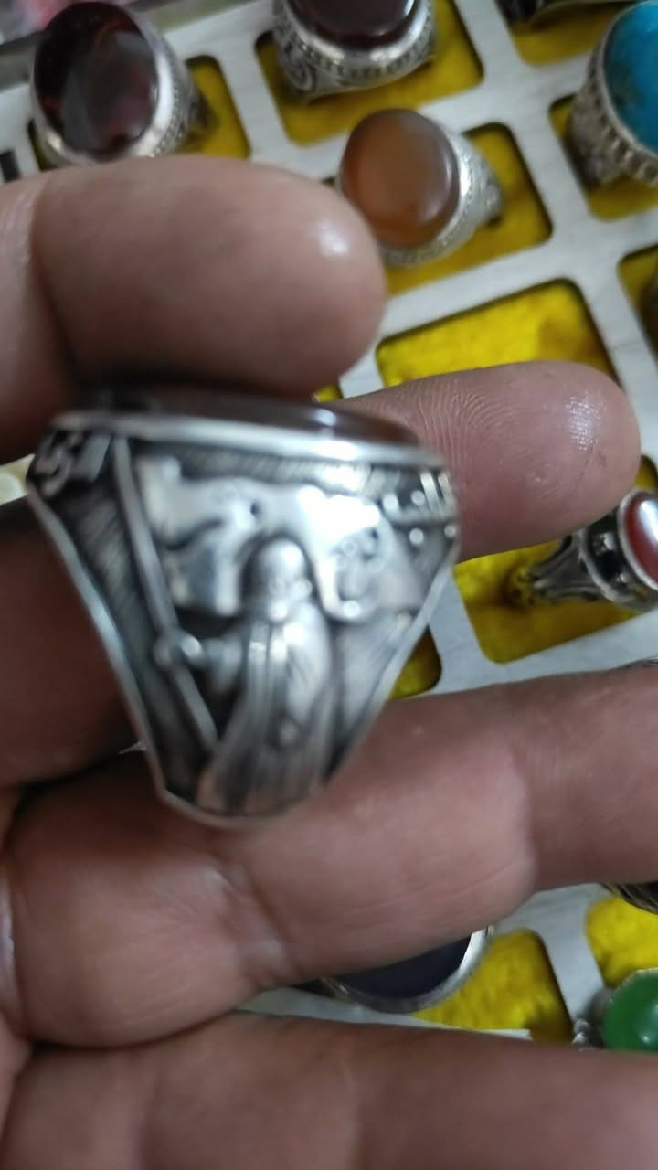 محبس لبيع سعر 170 الف يوجد خدمة توصيل


**إذا كنت صاحب هذا الإعلان وتريد حذفه لأي سبب، رجاءا أرسل رسالة إلى الدعم الفني**