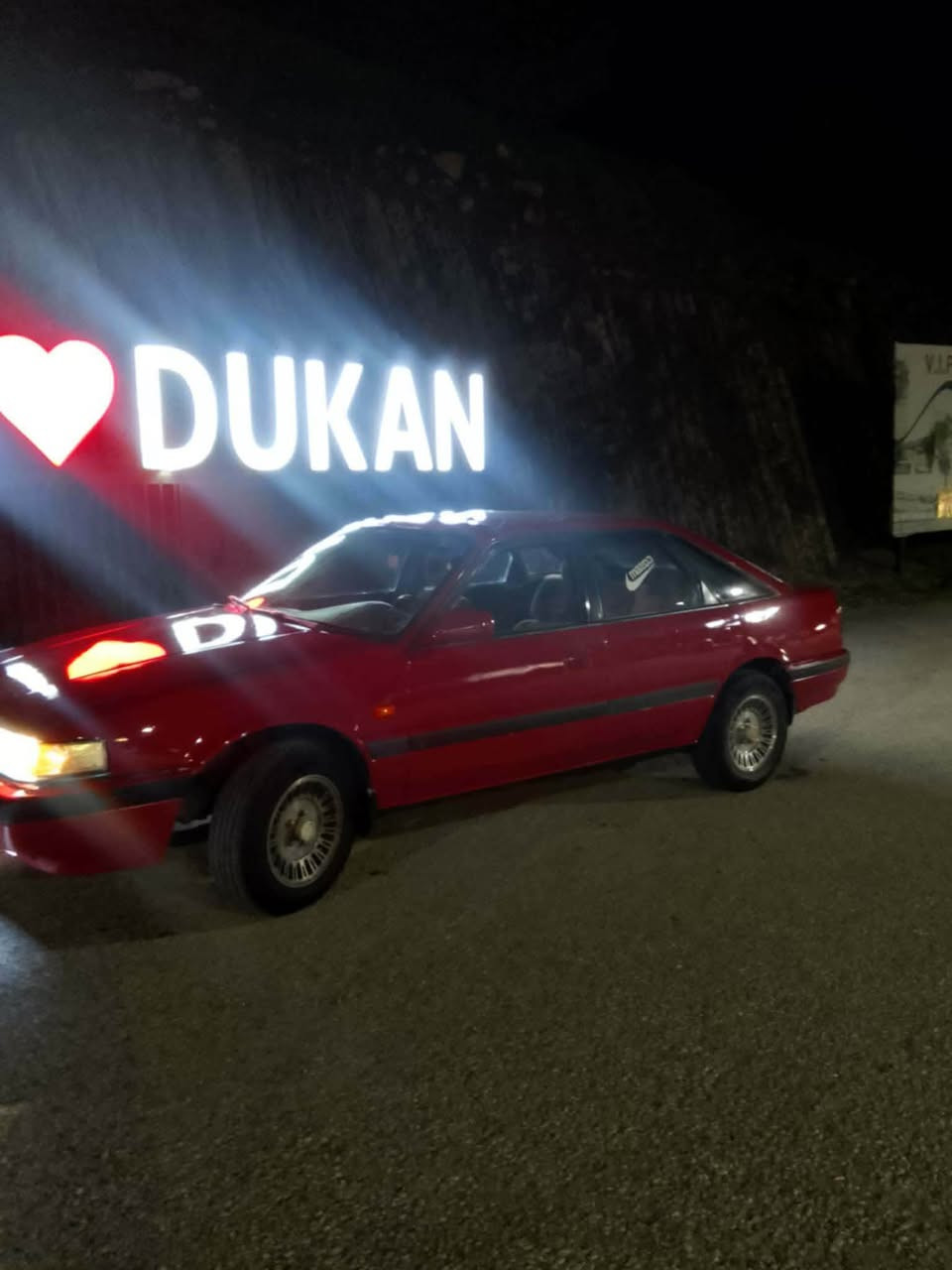 مازدا بوفروشتن 
موديلي١٩٩٠
مه كينه ١٢ به خه گيرو مه كينه ي به شه رت ماشه لله زور به كيشه ئارم پلاستيك سليمانيه ئارمو ئه وه لياتي به شه رت تازه بوياخ كراوه ته وه زور خاوينه ده عمي نيه خايسي نيه كاره بايتي كامل به شه رت بو نوقساني مه گه ري چوار ويلو تايه ي سفري له ژيرايه جوابي كومينتو چات ناده مه وه مشته ري ته له فون كه له خزمه تام ادمين❤️
***********
*********** دخان, السليمانية
