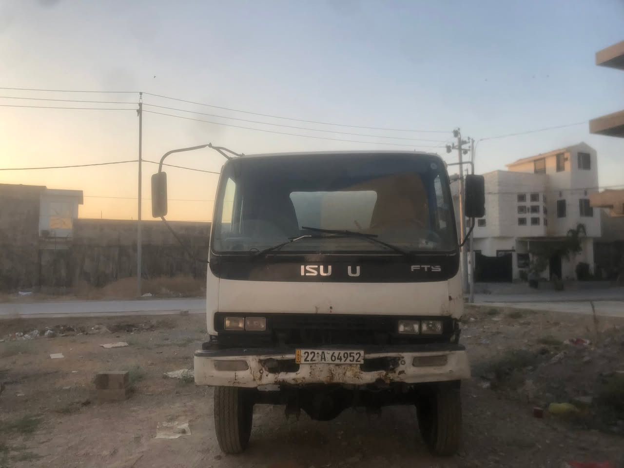 تنكر ماء ازوزو موديل ٢٠٠٦ حمولة ١٢ طن ثنوية جديدة وحصة كاز ٢٥٠ لتر سعر مناسب ***********
