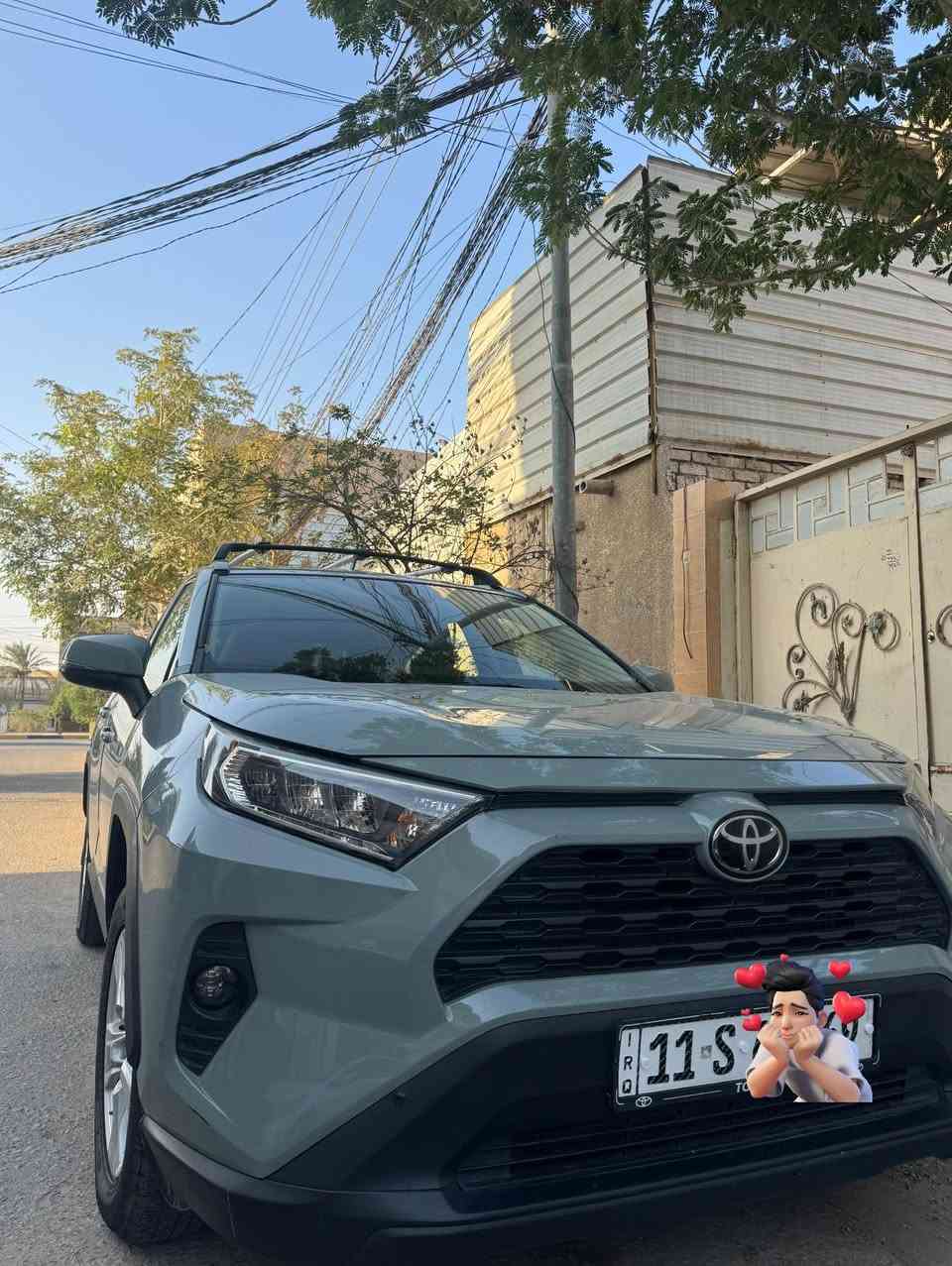 السلام عليكم
تيوتا راف فور. 2021 بانزين فقط وارد امريكي 
بدون ضرر فقط بارد قليل جدا بالجنطه و جاملغ 
الفئه XLE بانزين 
رقم بغداد 
سعر 235
رقم الهاتف ***********
