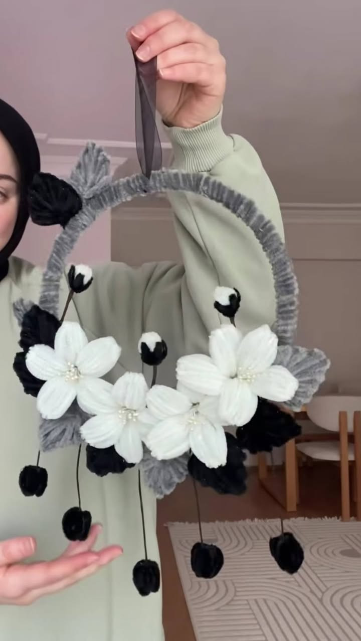 ورد يتعلك بباب الغرفة او عالحايط منظره يجنن الوحدة ب12 ورد اشتغله يدوي


**إذا كنت صاحب هذا الإعلان وتريد حذفه لأي سبب، رجاءا أرسل رسالة إلى الدعم الفني**