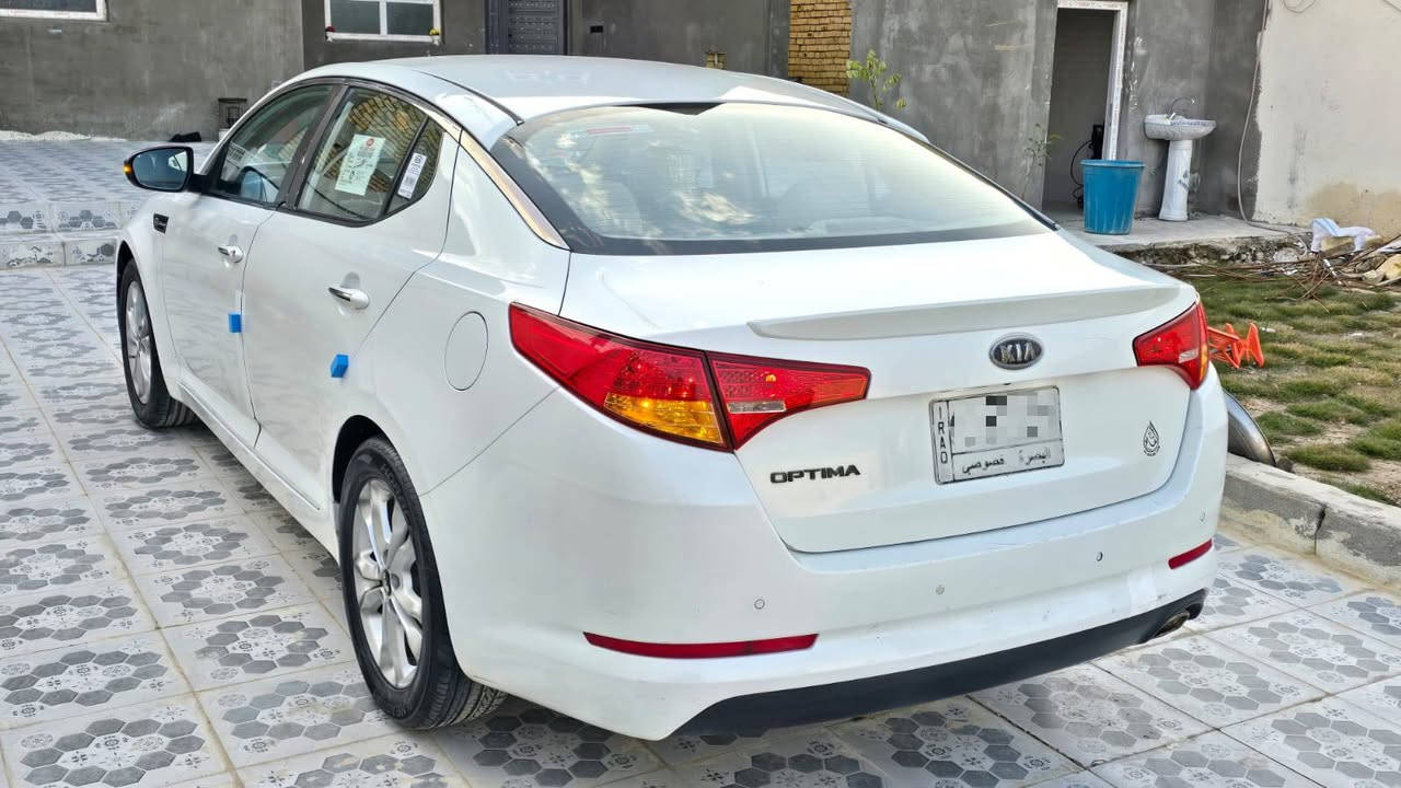 اللهم صلِّي على محمد وآل محمد🧿 السلام عليكم الى عشاق الجديد كيا اوبتيما موديل( 2012 ) خليحي  حره رقم بصره  السيارة بيه تجميل الباب الخلفي فقط والباقي كفاله عامه ضربه او صبغ او تبديل او فتح او خياس  محرك(2400)  شرط ما مفتوح  مواصفات ((تحكم استيرن.  ويل كب5. اشاير بل مري. حساسات خلفيه. يدات نيكل داخلي او خارجي. مري شفط.  تبريد قطعتين.))
  سياره جديده جدا جدا وجاهزه من كلشي كير ومكينه وحداديه وتبريد ثلج كهربائيات كله شغاله دواخل جديده سياره مال جناي  ماعوزه برغي مداور مباشر السياره بسم ولد صديقي حره سنويه جديده مشروع وطني  السعر$(132) وبية مجال 
مكان السياره الناصريه مقابيل كراج بـغـداد التصال  رقم صاحب السيارة  ***********
