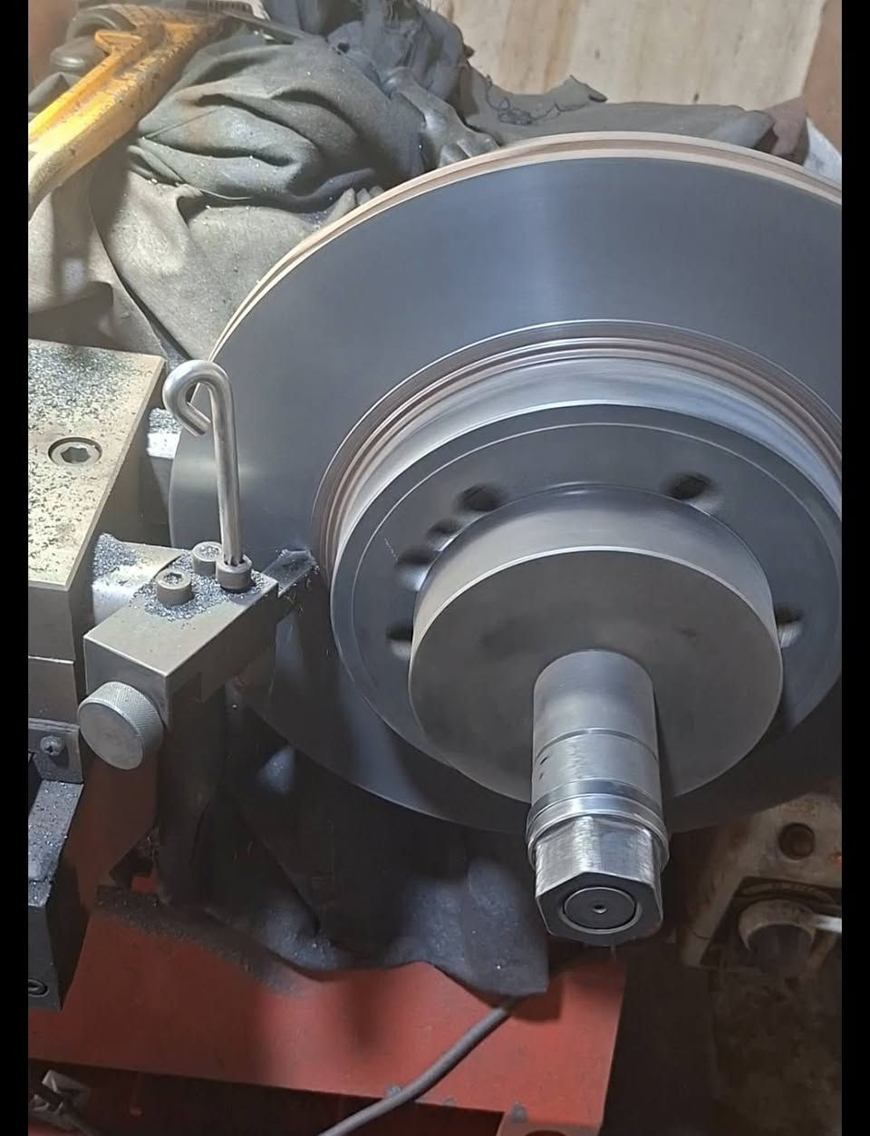 تصفير فلانجات جميع سيارات وبسعار جوه السوك المكان صناعيه حمدان شارع العام ***********
