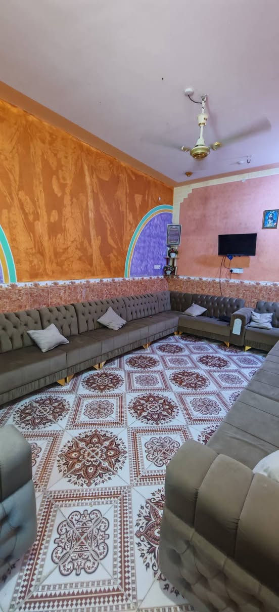 السلام عليكم ورحمه الله وبركاته تحيه طيبه يعلن مكتب عقارات النور الذهبي عن توفر لدينا بيت للبيع مساحه ٢٢٠متر طابو زراعي ابي الخصيب ابو الجوزي قريب على مدرسه بلاد الرافدين وطريق رابط على أم نعاج كيلو متر عن شارع السايدين والبيت ثاني بيت عن التبليط النازل بناء بلوك تاريخ البناء ٢٠١٦ البيت مجاري على نهر يحتوي على غرفتين نوم وصاله ومطبخ وديوان وكراج وحديقه البيت ركن سعر ١١٠مليون وبي مجال للشراي للستفسار الاتصال على الأرقام التاليه *********** *********** خدمات ماه كهربا اسواق لبيت يحتاج بس اصباق
