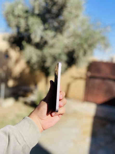 السلام عليكم للبيع ايفون 13 عادي شرق اوسط ذاكره 256 بطاريه 94 الجهاز شرق اوسط كارتون لااوربي ولاباله  لامرفوع بطاريه ولا مفتوح ونطيك بي شرط ممفتوح منه برغي وتر بروف تنفخ بي الاتختنك ومطلع قطره هوا الجهاز فول نضافه مكفول حتى من الشخط وزلخ السعر 445 مكاني تكريت ***********
