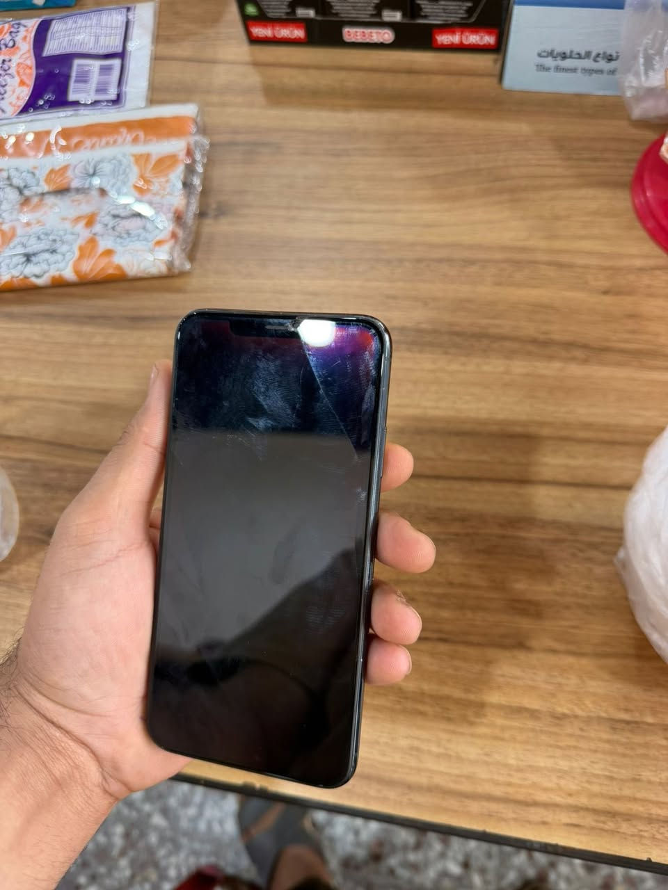 سلام عليكم ١١برو ماكس لبيع ذاكره ٢٥٦ بطاريا معلايه جانت ٨٣وسويته ٩٧ جهتي مكفول ما بدل بي شي مكان نجف  رقم الهاتف ***********
