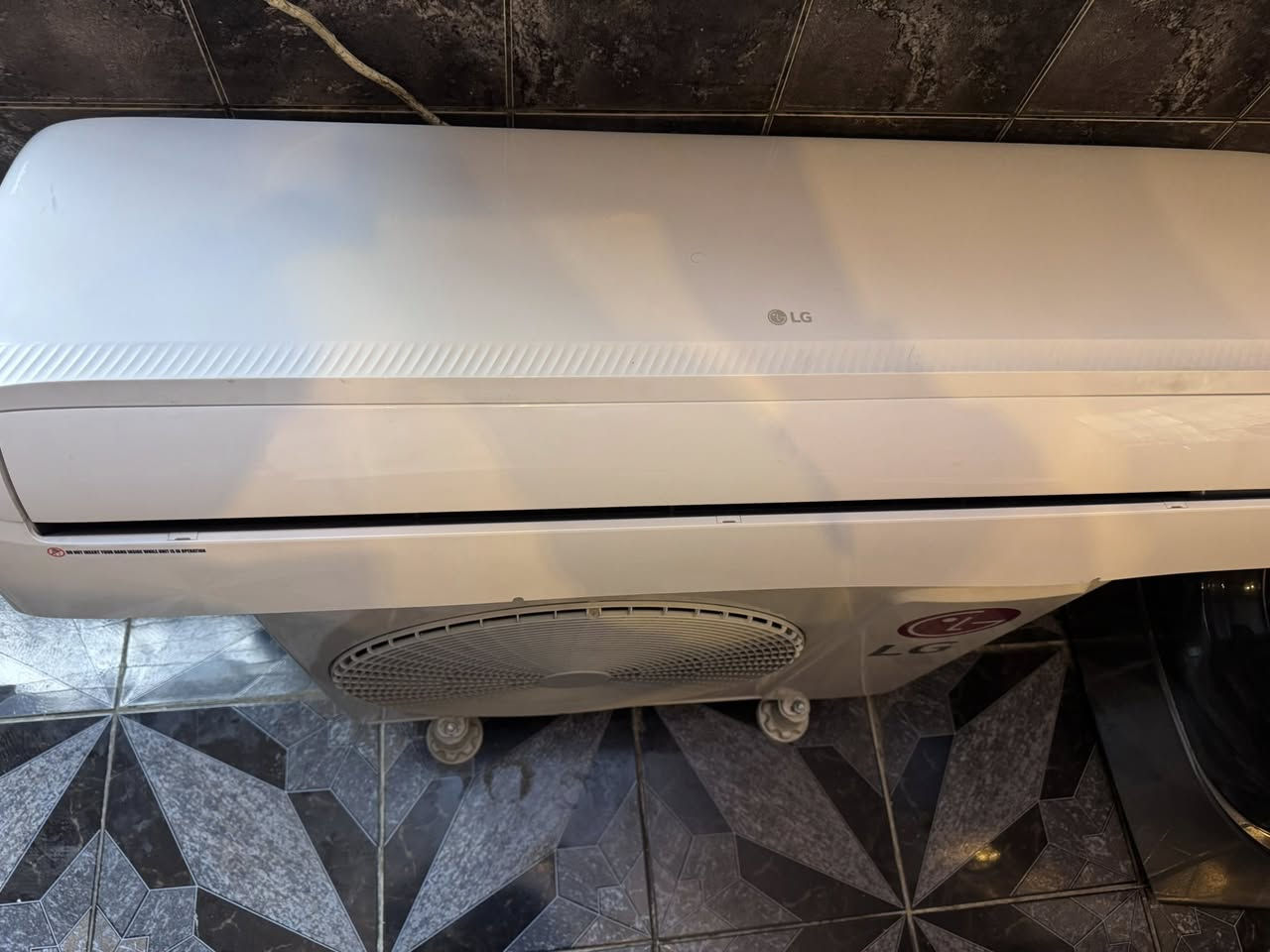 السلام عليكم سبالت عدد.   2متاح/LG 2طن. مستعمل شهرين كلش جدد غازهن مقفول. مكاني بغداد البياع مقابيل القادسية للاستفسار ‭0772 180 7234‬ممتواجد خاص.  سبالت كلش جدد عددهن   2 نفس الماركة
