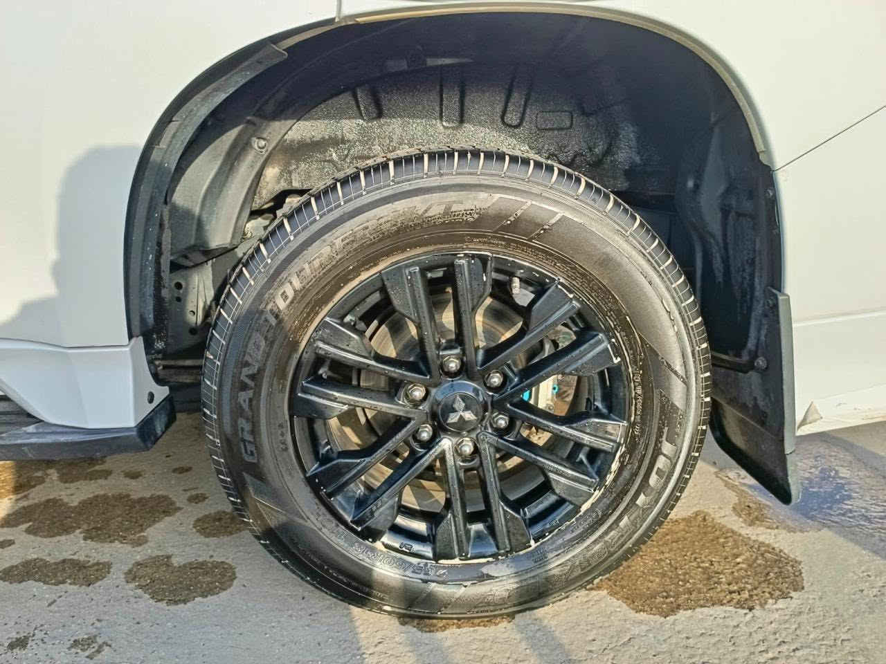 فول مواصفات 6 سلندر سيلاد 7 راكب
فول فول مواصفات شاشة كبيرة لمس كاميرا حاسة رادارات كشن جلد كشن كاراباي بصمة تشغيل عن بعد تحكمات ستيرن بلتوس اوكس كار بلي أوتو ستوب للتحذيرات تبيرد مركزي تحديد سرعة محرك 6 سلندر فورويل سيلاد فتحة 
فول  ما عده الكشنات مو كهربائي 
محرك كير واير بشرط مامفتوح 
سيارة حيل نظيفة كلشي عل بلاد جديد 
سنوية هزة كلشي جديد مدفوع لـ
باسمي السنوية بشرط تحويل وغرامـة
سيارة مابيـها دينار مصرف كامل من كل نواحي
سيارة جديدة جدا فقط بيها بارد شبر بلباب الخلف السايق  
رقم ***********
السعر230مكاني بغداد مدينه الحريه
