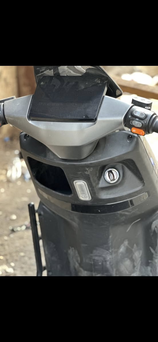 دراجه شحن صارلي 3 اشهررر من اشتريتهة
اشتريتهة اول منزلت ب1400 هسه عارضهة ب1000 وللشراي بيهة مجال حك الجيه بطاريات جددد بس بيهة نواقص قليله مثل تجوه وتعلاكه وهاهيه لاستفسار خاص ***********
