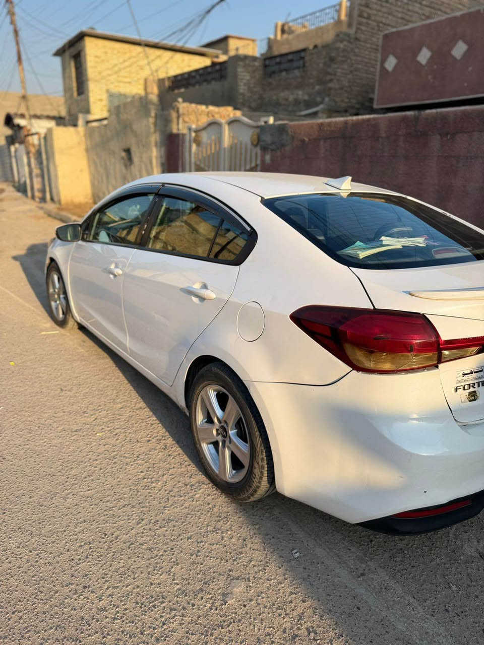 كيا فورتي 18 رقم اربيل بااسمي تحويل 
هزه وسنويه جديده 
حادثها مال امريكا تخريب 
دعاميات واكعه 
وهنا نضربت بخشب التكمه والبند ع كد شبر  وما مصلحه ع وضعيتها مبينه بلصوره 

بغداد / المعالف 
*********** بغداد, العراق
