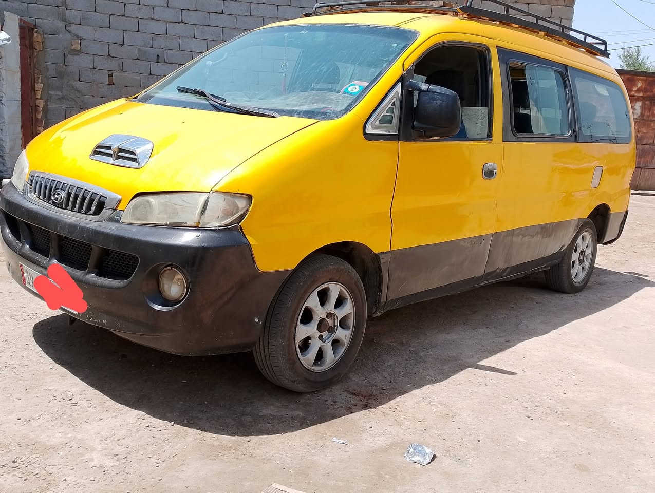 السلام عليكم ستاركس للبيع مكان ساره الناصريه رقم انجليزي باسمي رقم كربلاء سنويه جديده نهايتها لل 30  محرك 3000 بنزين 11 راكب سعر40 ورقه  ***********
