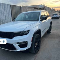 جيب كراند شيروكي بلاك توب 2022 مرقم بغداد  السيارة فول الفول مواصفات.....