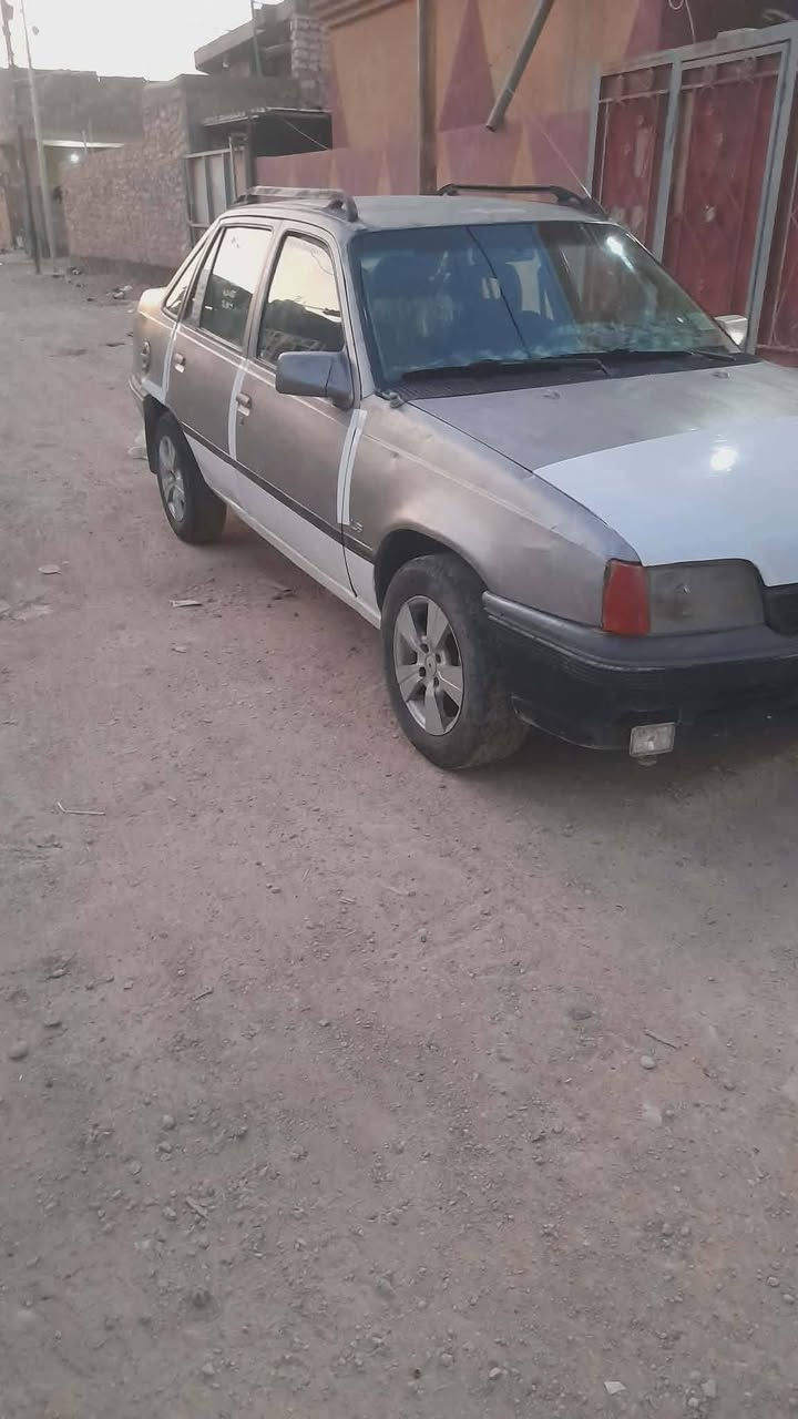 سلام عليكم للبيع فقط اوبل كاديت 92 رقم انبار سنويه جديده تحويل مباشر محرك 1600 گير عادي سياره اقتصاديه ومال كراب طياره بالشارع السعر 15$ قفل من الاخير وعليهه غرامه 100الف ينزلن من سعرهه الشراي يتصل مكان الرمادي 6 كيلو رقم الهاتف *********** اعتذر من المراوس والوعود الكاذبه والصادقه
