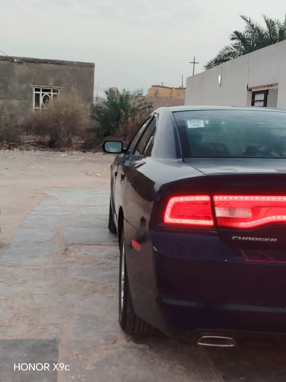 سلام عليكم للبيع جارجر 2013 وارد امريكي رقم ذي قار الدولي مكان السياره الناصريه اسعر 138 اي***********
