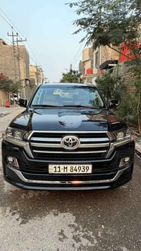 لاندكروز GXR • ٢٠١٩ • ١٤٠٠٠٠ كم