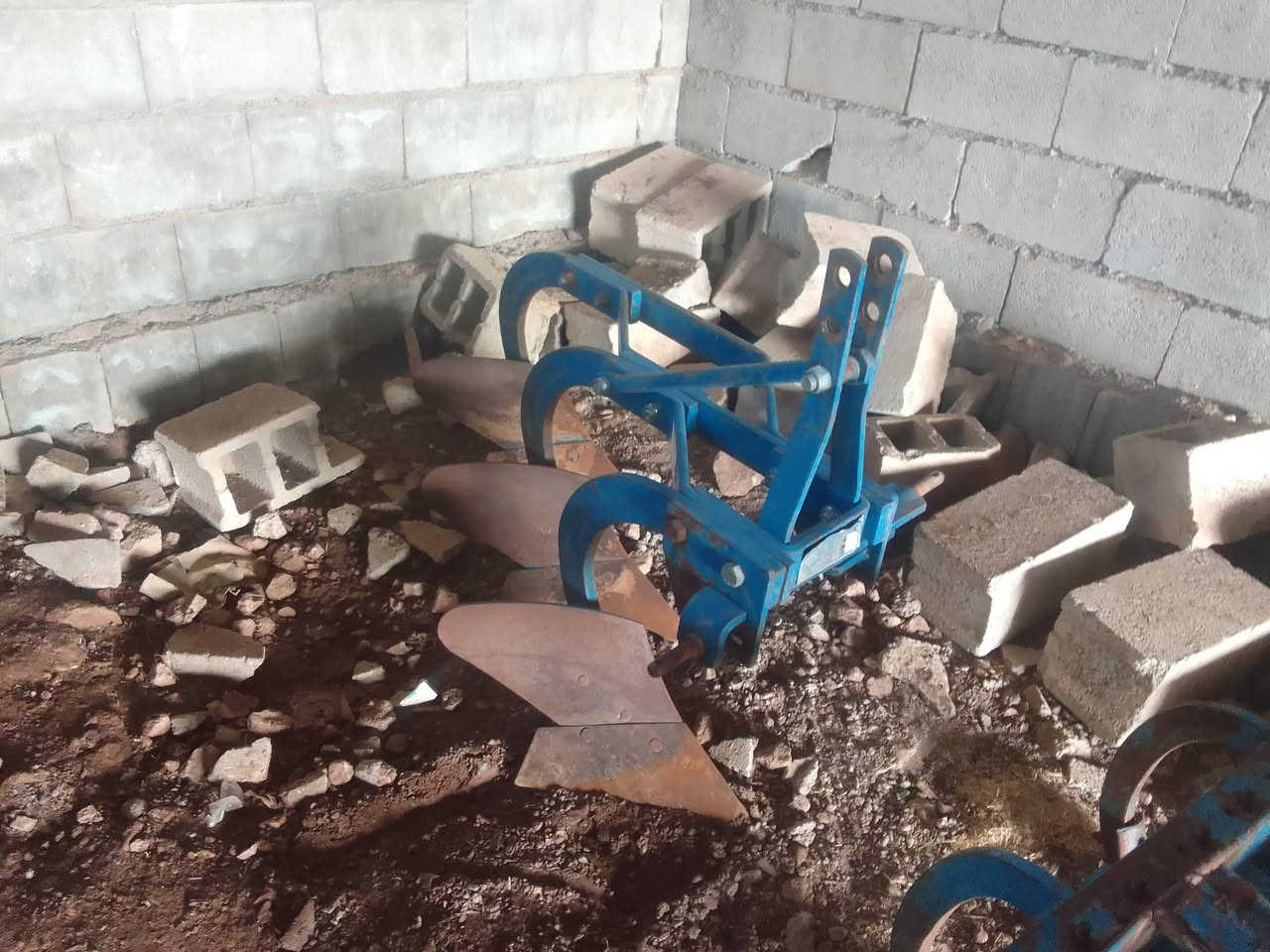 ئەو گاسن و خەرماشەو ترعاڕەبانە بۆفرۆشتن


**إذا كنت صاحب هذا الإعلان وتريد حذفه لأي سبب، رجاءا أرسل رسالة إلى الدعم الفني**