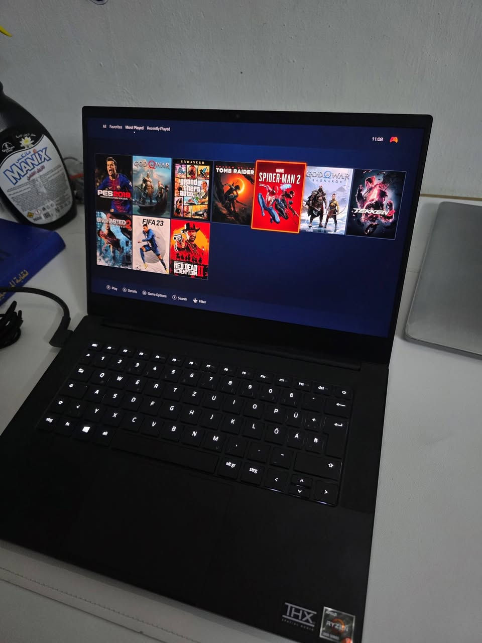 سلام عليكم.
لابتوب رايزر كلش نظيف مشحون ٨٠ مرة بس 
رايزن 9 5900hx يعادل i9 جيل 12 
رام 16g 
هارد جان 1tb سويتة 2tb nvme 
كارت شاشة rtx 3080 اداء كلش قوي بل الالعاب 
حجم شاشة 14inch 4k hdr 165hz ممتازة جدا 
ملحقات كلها كاملة 
سعر مليون ونص قفل او مراوس 
رقمي *********** 
مكاني بغداد البياع 
منزلك كل الالعاب الحديثة وكلها مهكرة يعني تشغل وتلعب كبل كلشي متحتاج
