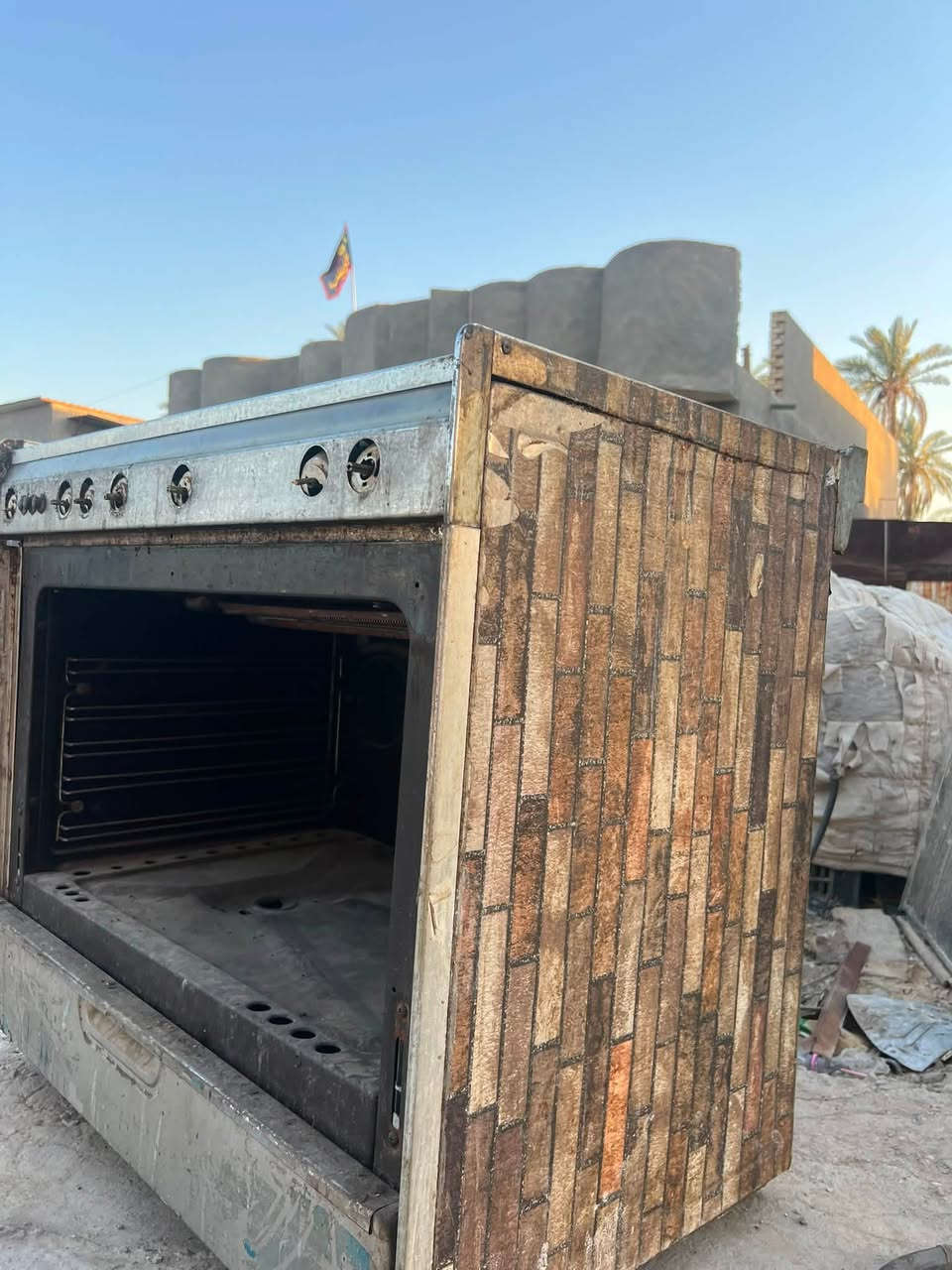 مستعدون لترتيب وتصليح جميع انواع الطباخات والشافطات الخاصه بل الدهون للاتصال على الارقام التاليه 

***********

***********
