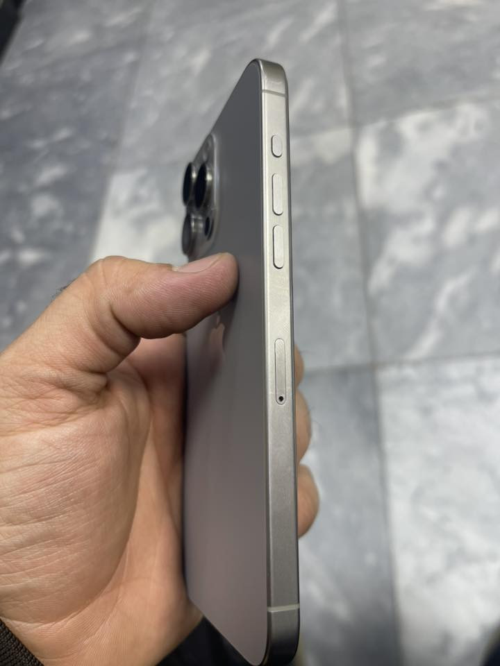 ايفون 15 نظافه ‎%‎100
شرق اوسط AAA 

ذاكره 256 بطاريه 86

سعر مليون و 100 

مكان نجف 
***********
