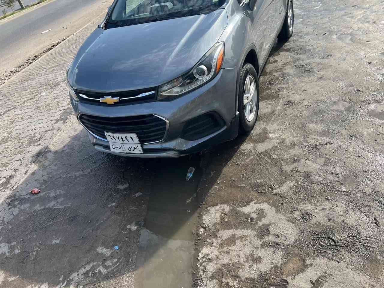 شوفر ليت تركت
موديل2019
حادث جاملغ او ربع من البنيد
بدون ايرباك بس
موصفات فول بصم 
تخم تاير جديد تبريد ثلج 
اربيل وكالا مداور***********
