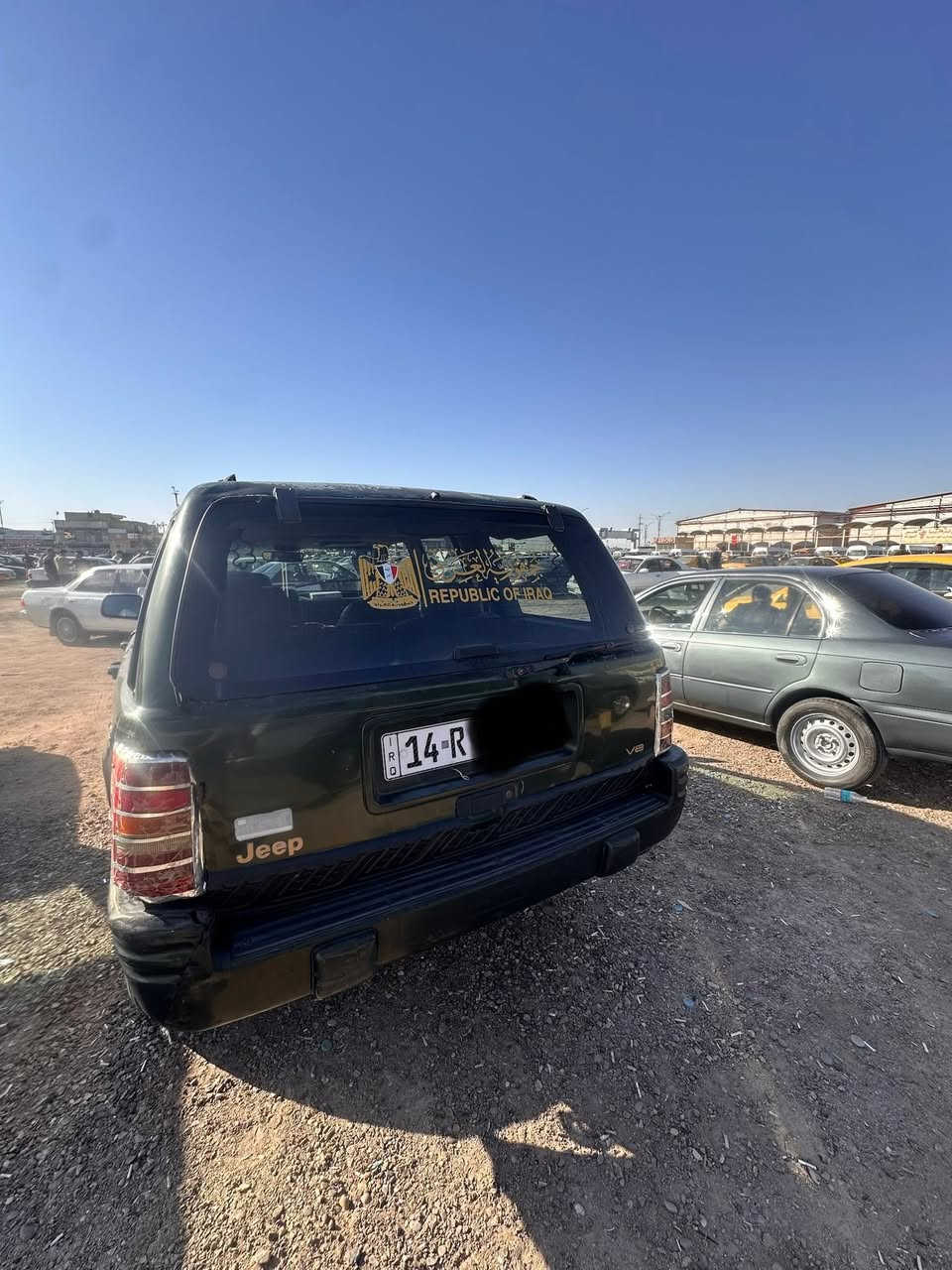 السلام عليكم
للبيع جيب شيروكي مديل 1998 محرك VVT3000 محرك وكير جدد رقم بصره انگليزي باسمي شرط التحويل زوج تايرات امامي جدد سياره كفاله بلاصوليات ومن الكصه ولباقي شوف العين  السعر 38 المكان البصره رقم التليفون ***********

