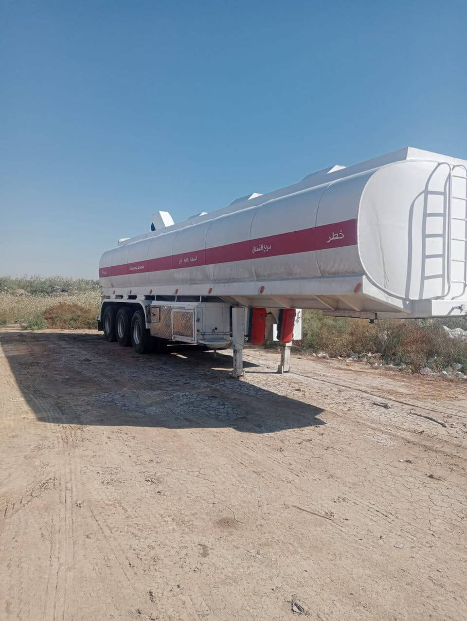 السلام عليكم تانكي مصلاوي للبيع الحمولة36 ثلاث دناقير شريط تخم تاير السعر 52 وبي مجال العنوان البصره الدير رقم الهاتف ***********
