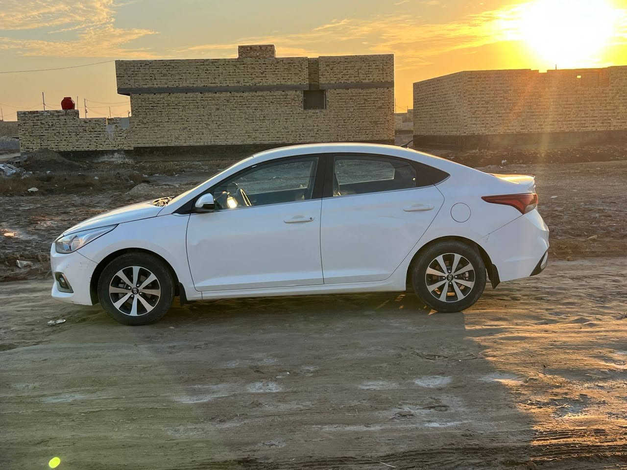 السلام عليكم اكسنت2020 خليجي 1400سياره ماشيه86الف سياره جاهزه كير 6نمر تحكمات ستيرن اشاير بلمري  مكانها ديوانيه بسمي محرك مفتوح راجع وكاله سونار موجود بلمنشور السعر 115وبيها  مجال ‏‪***********‬‏
