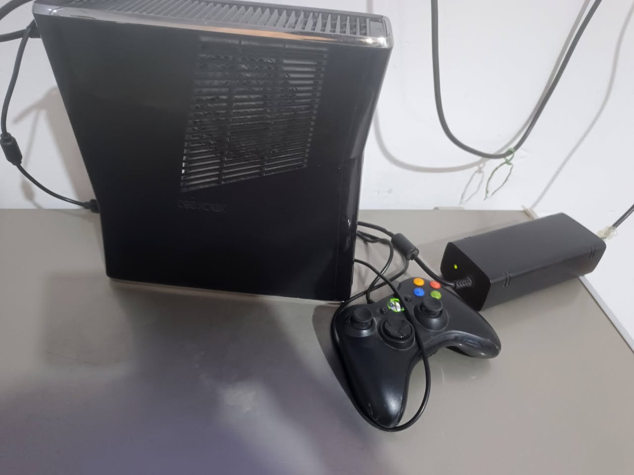 سلام عليكم  360 كدامك النضافه  ما مفتوحه  
سعر 85 وبي مجال سوق الشيوخ  بس 
يده وحده.  وساب بس ***********
