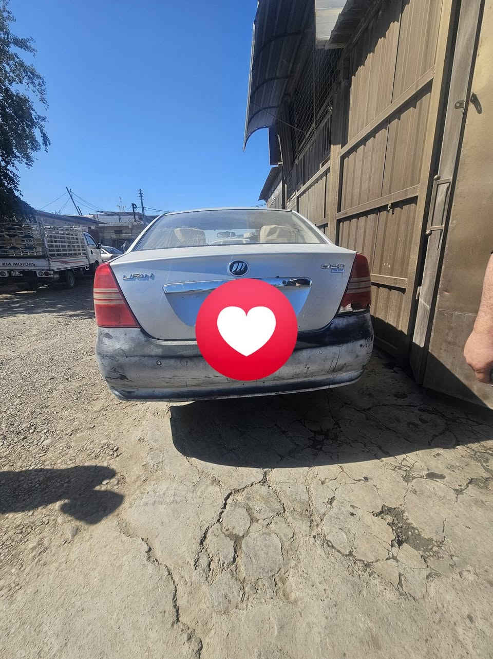 سلام عليكم للبيع ليفان 620 رقم بعداد مشروع وطني سياره كلها شغال والكشر مثل ماموضح. مكان السياره صلاح الدين سامراء السعر 35 وبيها مجال صاحبه الشرعي ابسامراء تحويل ثاني يوم اني مكلف بل نشر رقم صاحب السياره ***********
