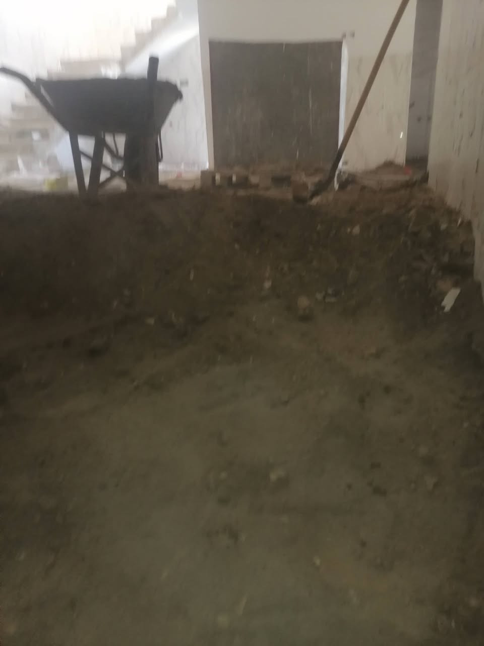 سلام عليكم رزق على الله احنه عمال شقنه تنضيف بيوت تصعيد مواد اي شي عماله نشتقل تواصل على رقم ***********
