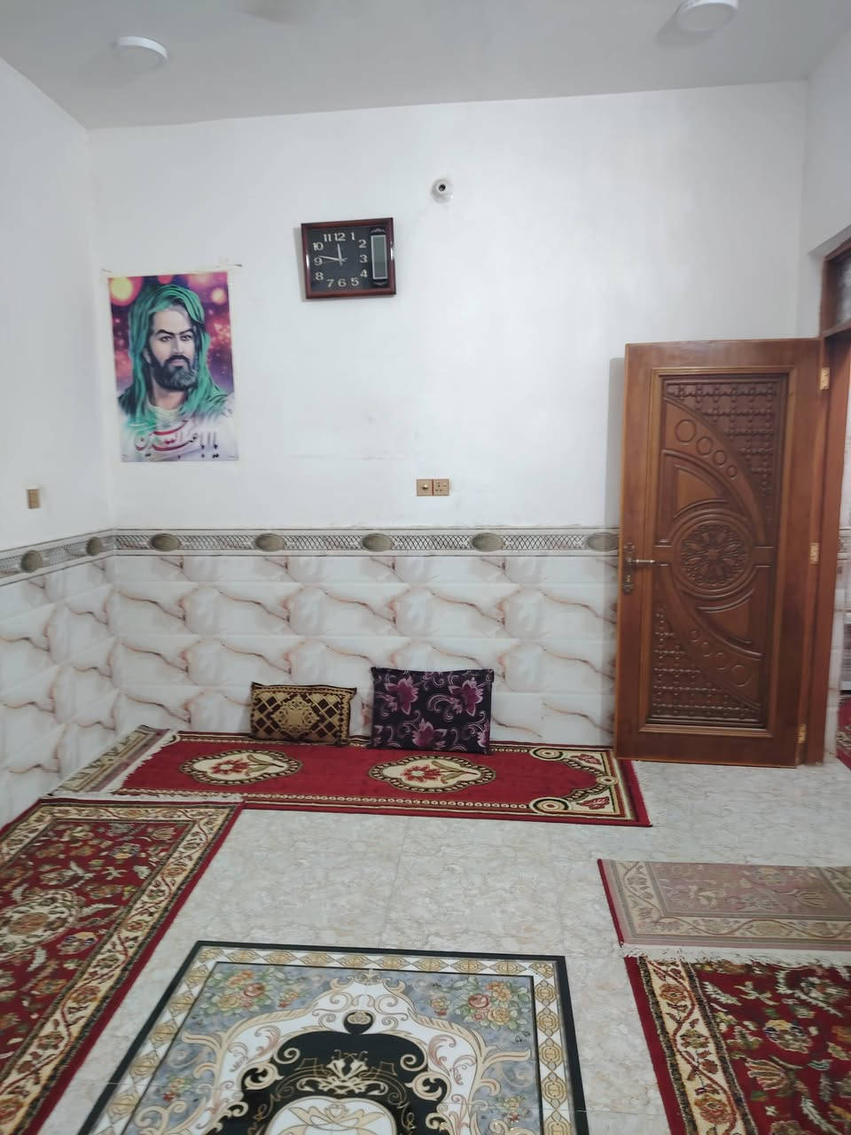 للبيع
بيت ١٠٠م خلفي

طابقين بناء حديث

يقع في صالحيه قرب مدرسة الأندلس

يحتوي طابق الأول على غرفه وصاله ومطبخ وصحيات داخليه وخارجيه واستقبال

طابق ثاني غرفتين فقط.

عرض الدربونه متر ونص
موبايل للاستفسار ***********
