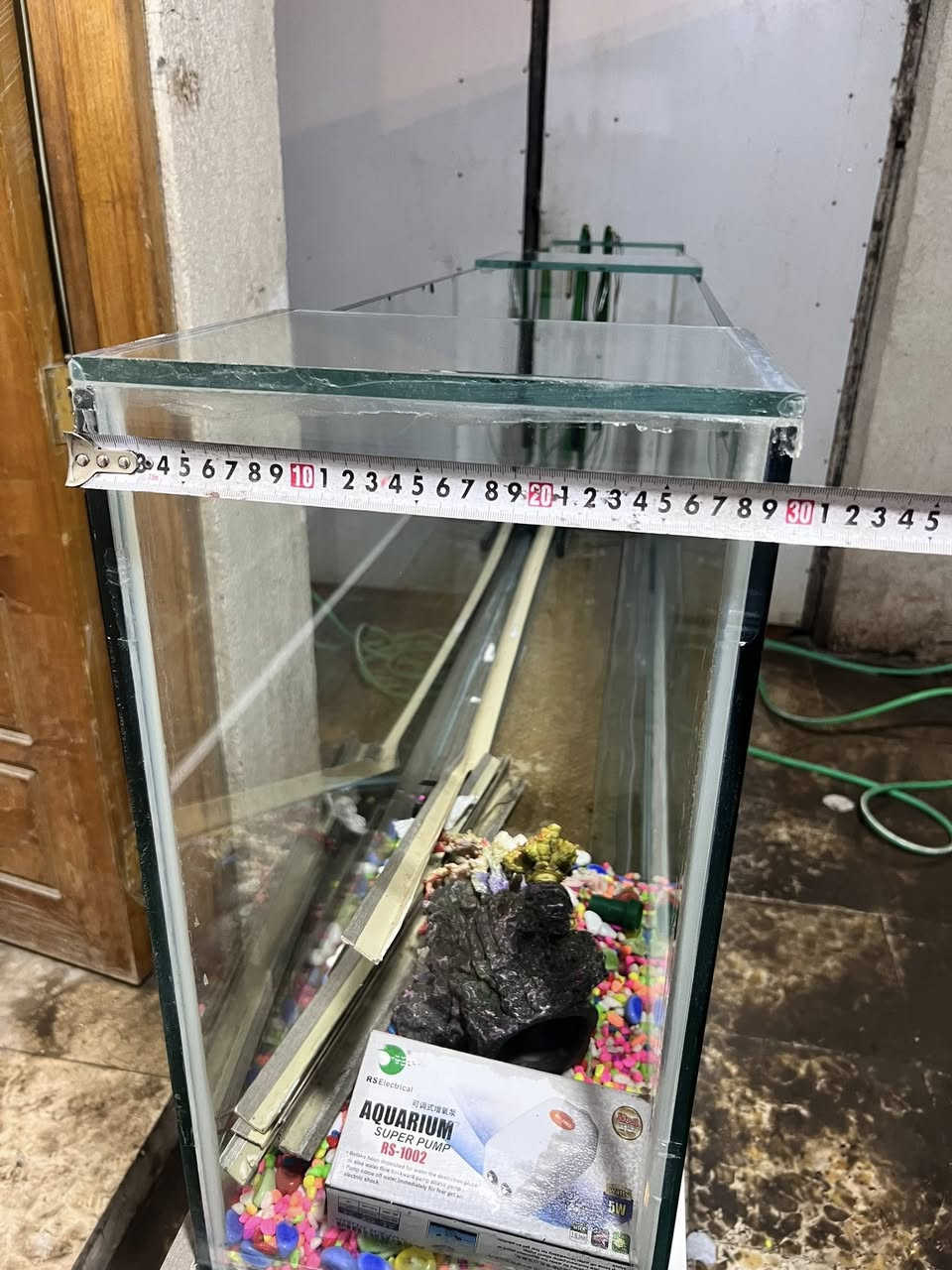 حوض اسماك ديكور مطعم للبيع
القياسات ٢٢٥*٦٠*٣٠
هو وكل الاجهزة والالعاب والحجر وياه 
السعر ٣٥٠ الف 
العنوان البصرة مركز 
***********
