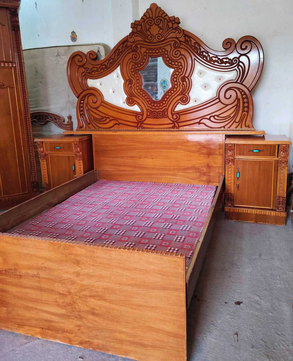 السلام عليكم
غرفه ٦ ابواب ملحق نضيفه كلش كل باب وحد ضهر جرجوبه +النواعم داخل خارج صاج ام دنك زان مكاني بغداد الشعله الرقم *********** (السعر 800) يوجد توصيل بكروه
