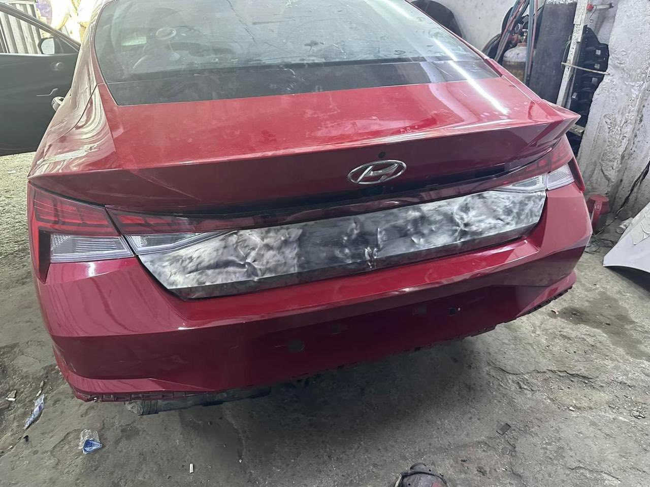 النترا للبيع فقطط
النترا 2021 لمتدد

 الموصفات فول 1/1 مرقمة بغداد 
بدون ايرباك 
كشنات جلد كهربائي + تدفئة مقاعد خلفي امامي 
داخل اسود 
 بصمه + بصمه ابواب + بصمه صندوق 
فتح ذكي للصندوق عند الاقتراب
 فتحة سقف
 تشغيل عن بعد 
فول رادارات امامي + خلفي + جانبي /360 درجة 
لد وانارة داخلية جميع الالوان
 شاشه كامله لعداد السائق ويتغير شكل العداد حسب المود
 تبريد بيانو منفصل قطعتين 
سايد بريك بصمه
 اوتو هولد / كامره دوراه ذاتيه
 شحن لاسلكي / دخول ذكي 
3 وضعيات قياده / عادي / رياضي / ذكي
 شاشه دجتال متصل
 شاشه عرض الاعطال
 محرك 2000 DOSH لد امامي + خلفي
 فول تحكمات ستيرن
 نضام تثبيت السرعه الذكي رادار
 تحديد مسار 
وقوف ذاتي 
سياقه ذاتيه 
 سماعات صوت BOSE 🔊
دمام سماعات خلفي 
ويل كروم 17 وبعد هواي 
موصفات
عداد المسافة 40mi 
 وارد كندي صور الحادث مع صور التصليح مرفقة بالمنشور  
السعر : 153 وبيه مجال بسيط للشراي
مكان السيارة : بغداد الدورة

رجائاً المو شراي لا يتصل ويتعبني واتعبه 
للاستفسار :***********
