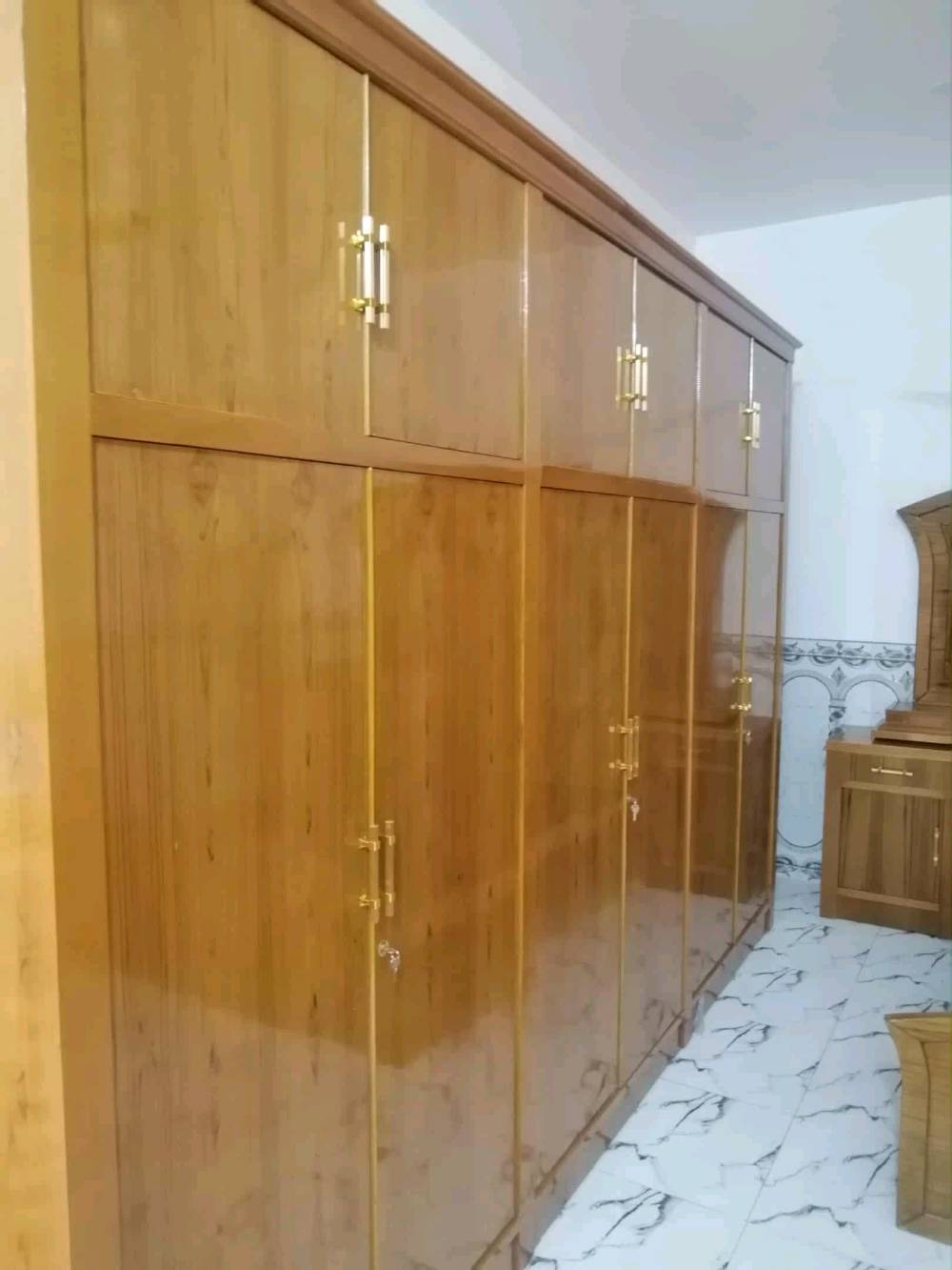 ذي قار الشطرة
الغرفة تفصال تسگام كملت علية ب مليونين ونص للعلم صار سبوع نشدت سبب البيع خلاف ع اللون