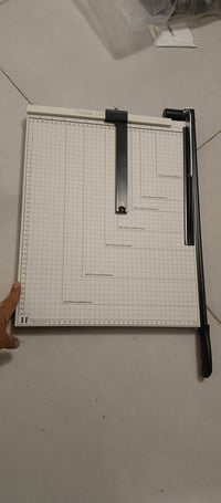 ماكنة قص ورق • كلها حديد • حجم كبير
