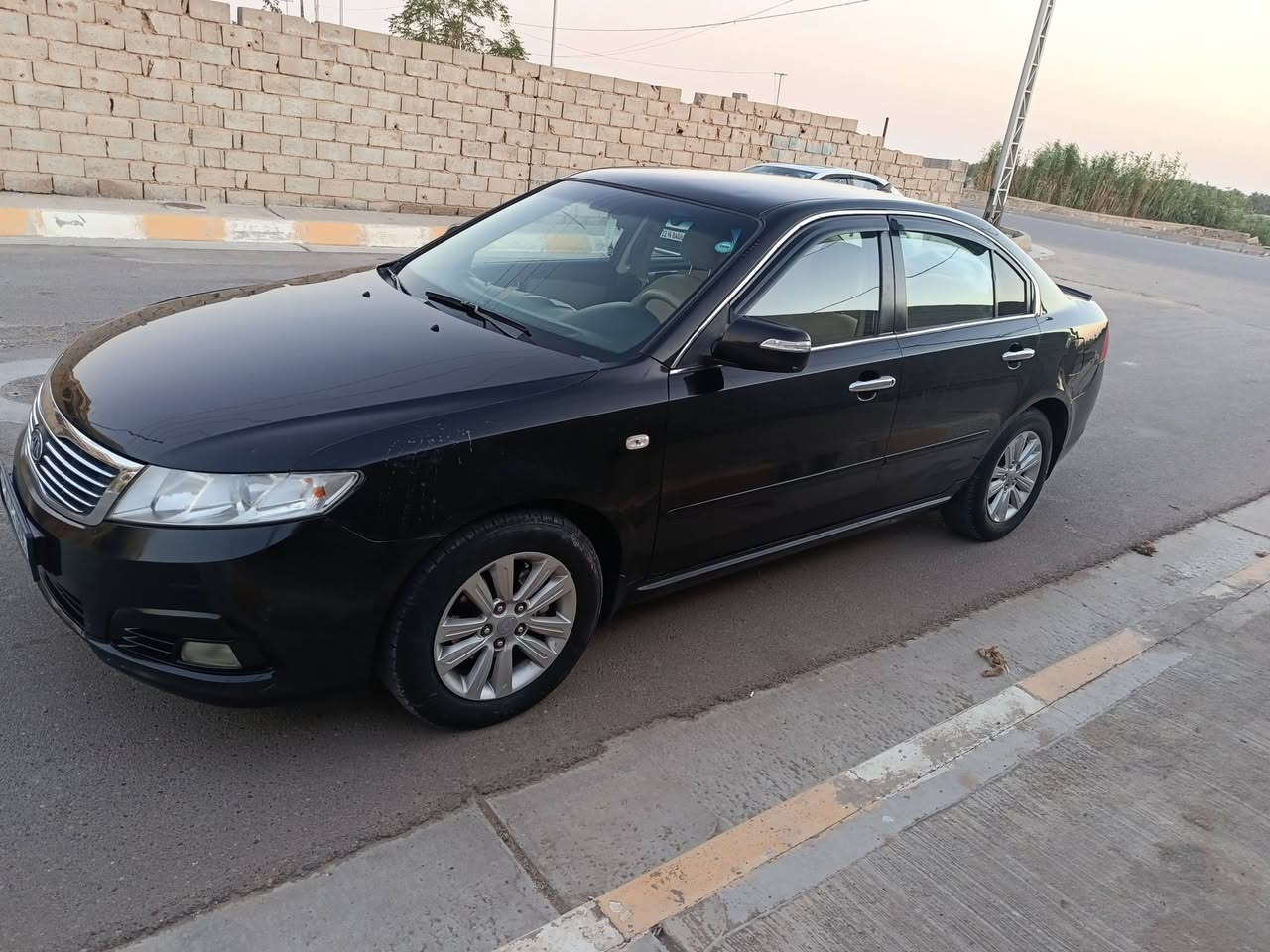 سلام عليكم من رخص ادمن اوبتيما خليجي موديل 2009بدون دواخل جاهزه كيرمحرك كفاله تبريد جاهزه عنوان فلوجه سعر90بل خيرعل يأخذها علمن سونارمرفوق***********
