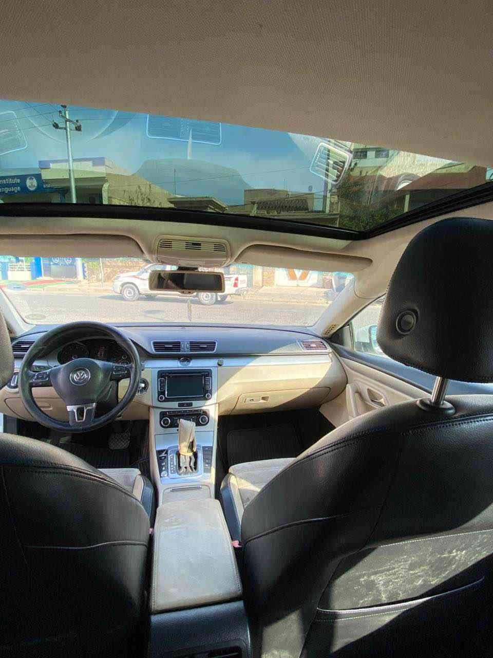 Passat CC 2011 

- خلیجی 
- بێ سبوغ 
- بێ ناوگرتن ، بێ ئێرباگ 
- چوار پستۆن 
- مەکینە 2.0 کرایتەوە
- سەنەوی نوێیە 
- 300 هەزار کم چووە 
- پانۆڕاما  فول 
- نرخ / 9900 $

*********** أربيل
