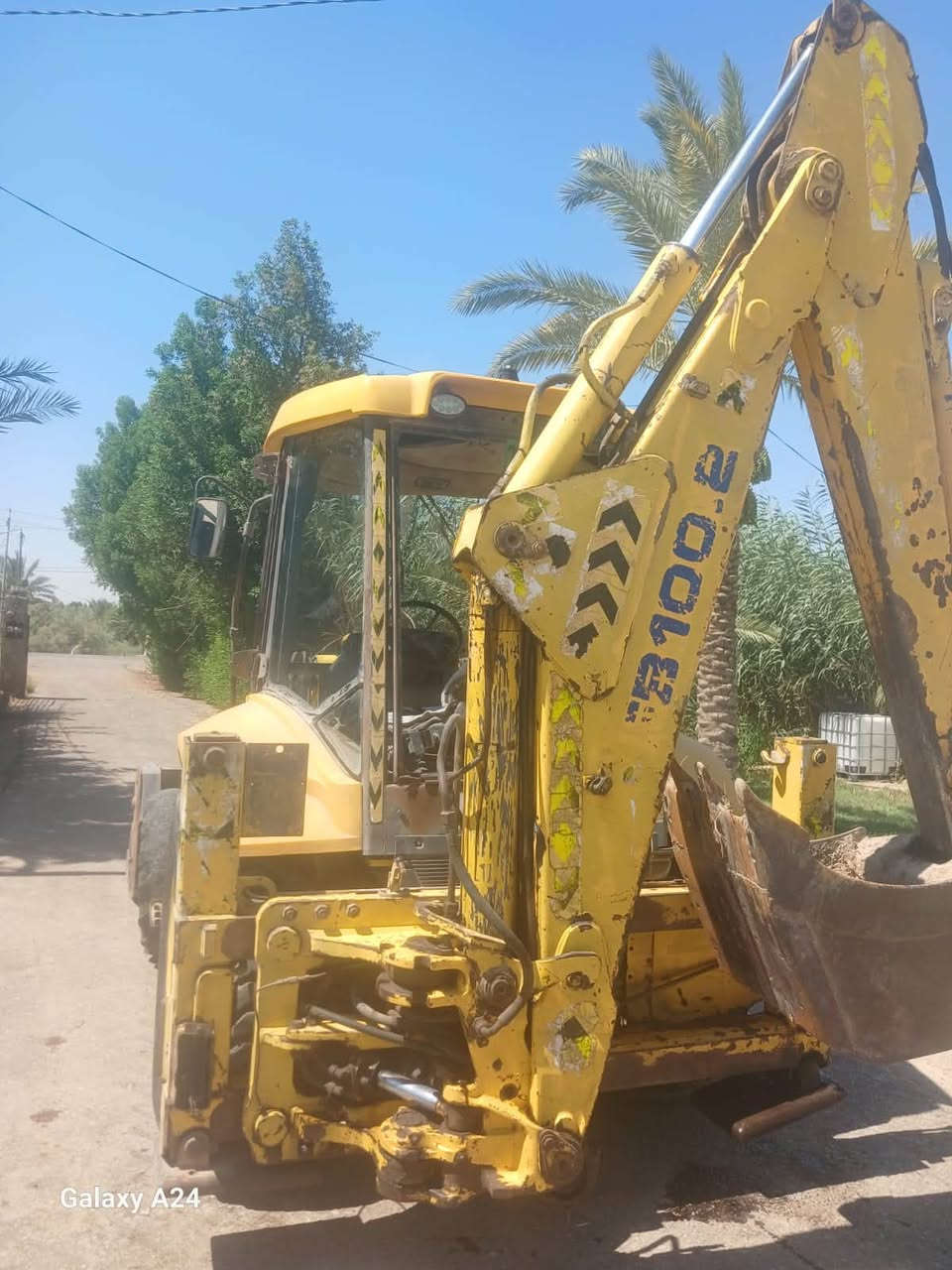 حفاره عكرب فيات  موديل 2003 رقم بغداد بسمي مكانها الديوانيه بيه فقط ضعف بل مضخت الرفع 
السعر 85وبيها مجال بسيط جداً 
***********
