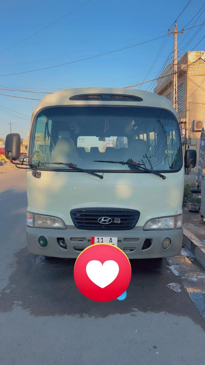 السلام عليكم 
كوستر هونداي كاونتي 
موديل 2001
بتره 25راكب 
رقم بغداد أنكليزي
مصفره هيئة و غرامات 
تخم تاير جوبلس 6 جديد
صدر جديد ورك جديد 
سياره مابيه نقص برغي
سياره كامله من كل الجوانب
عنون بغداد  
رقم الهاتف ***********
