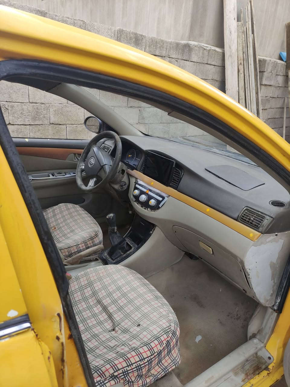 سلام عليكم نيفان 620موديل2011 رقم بغداد مشروع وطني سياره متروك عطلهه بس كهرباء نارماتوصل للفيت بام ابيعهه على عطله سعر22مراوس هم يرهم مكاني كركوك لقادسيه ثانيه***********
