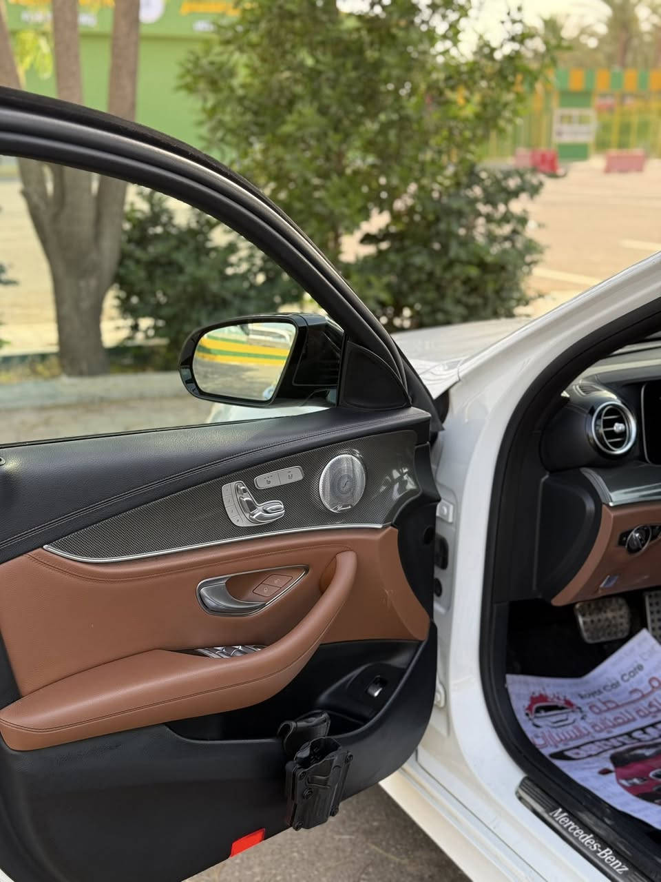 • الموديل: مرسيدس E200 موديل 2020
• الفئة: W213 Facelift

• اللون: (ابيض)

• وارد: (ألماني / دبل بصمة)

• المحرك: 2.0 تيربو Mild Hybrid

• عدد السلندرات: 4 سلندر

• القوة: 197 حصان

• العزم: 320 نيوتن متر

• ناقل الحركة: أوتوماتيك 9 سرعات 9G-TRONIC

• نظام الدفع: خلفي / 4MATIC 

• تسارع 0-100 خلال 7.5 ثانية تقريباً

• اقتصادي جداً بالوقود

• بانوراما كاملة

• ابواب شفط 

• تشغيل بصمة

• فتح وغلق بصمة

• أبواب شفط

• LED High Performance / Multi Beam

• حساسات أمامية وخلفية

• كاميرات 360 درجة

• رادار أمامي

• نظام صف السيارة أوتوماتيك

• جنوط AMG أصلية

• مرايا كهربائية طي أوتوماتيك

• فتحة سقف بانوراما

• إضاءة ترحيبية

• جناح خلفي ولمسات AMG

المواصفات الداخلية

• داخلية جلد فاخرة

• تبريد وتسخين مقاعد

• مقاعد كهربائية مع ميموري

• إضاءة داخلية Ambient 64 لون

• شاشة عدادات ديجيتال كاملة

• شاشة وسطية كبيرة

• نظام صوت Burmester الأصلي

• Head-Up Display

• ستيرن تحكم متعدد

• تحكم كهربائي كامل بالمقاعد

• تبريد خلفي مستقل

• شاحن لاسلكي

• Apple CarPlay + Android Auto

أنظمة الأمان والمساعدة

• رادار الحفاظ على المسار

• Blind Spot

• Brake Assist

• Distronic Plus

• تنبيه الاصطدام

• قراءة إشارات الطريق

• نظام مانع الانزلاق

• ABS / ESP

• وسائد هوائية كاملة

مميزات إضافية

• السيارة فول مواصفات بدون نقص

• استخدام شخصي ونظيف جداً

• صيانة منتظمة

• لا تحتاج أي مصروف

• جاهزة للفحص

مكان السيارة بابل / الحله📍 

📞 للتواصل: ***********
