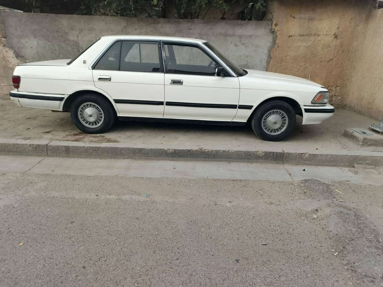 سلام عليكم سيدان البيع المراوح موديل ٨٩ سياره صبغ عام مكينه وكير بلاد ما محور
***********
