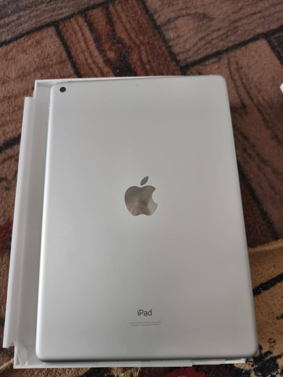 السلام عليكم ايباد 9 للبيع نضيف كلشي ما بي بطاريه 95 ما مبدل بي اي شي الذاكره 64 ويا شاحنه اصليه ام 25 اويا كارتونته و كفره المكان نجف حي الرحمه الستفسار *********** او تراسلني علا هاذه الحساب
