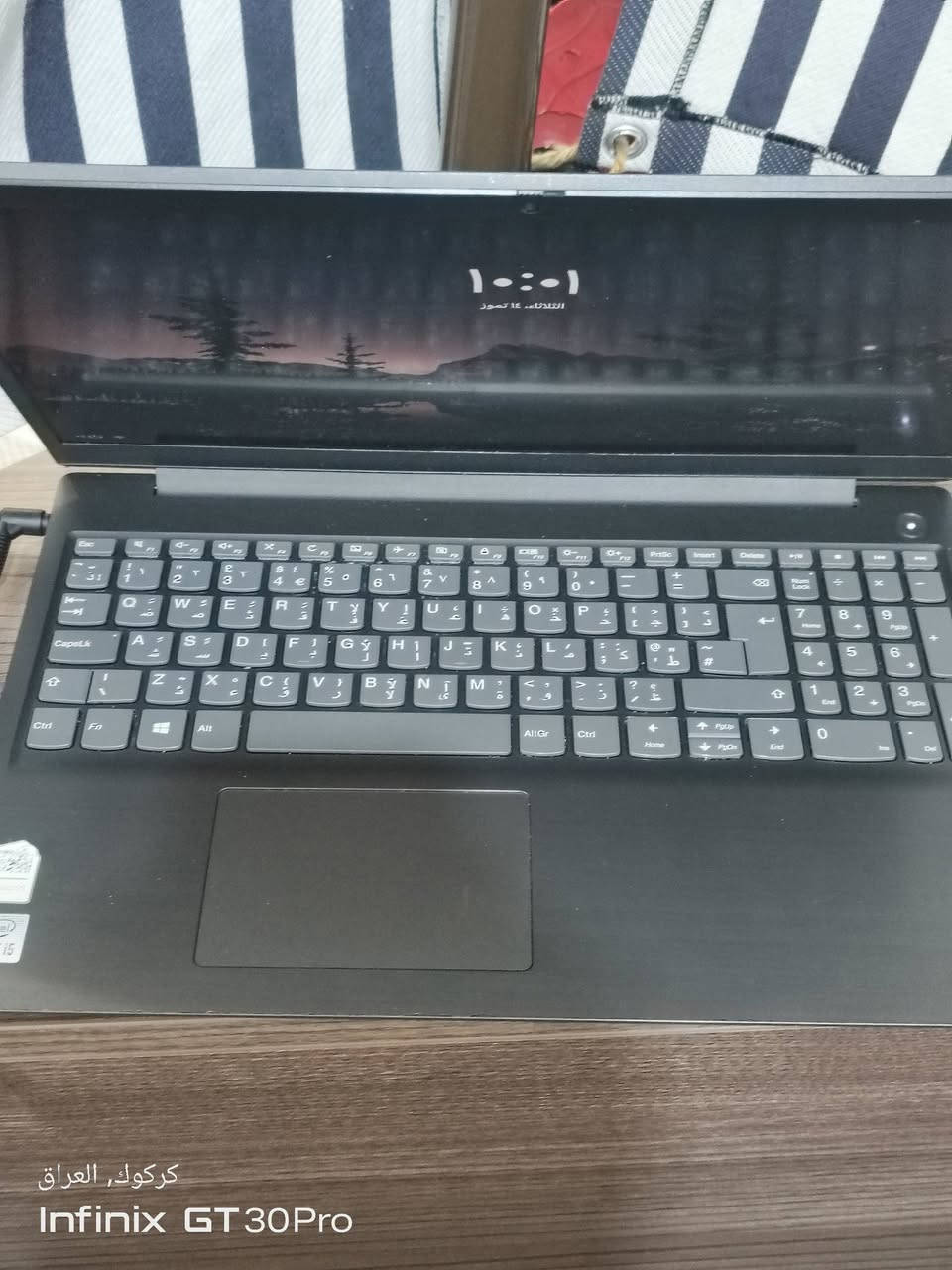 💻 للبيع لابتوب Lenovo V15 G2 ITL – بحالة ممتازة جداً 🔥
السلام عليكم، يتوفر لابتوب Lenovo V15 G2 ITL للبيع، استخدام شخصي ونظيف جداً، الجهاز يعمل بكفاءة عالية ولا يحتاج أي صيانة، جاهز للاستخدام مباشرة.
📋 المواصفات:
✅ الموديل: Lenovo V15 G2 ITL
✅ المعالج: Intel® Core™ i5-10210U (الجيل العاشر)
✅ عدد الأنوية: 4 أنوية / 8 خيوط معالجة
✅ الرام: 8GB DDR4
✅ التخزين: SSD سعة 1TB
✅ كرت الشاشة: Intel UHD Graphics
✅ الشاشة: 15.6 بوصة
✅ الكاميرا والمايك: يعملان بكفاءة
✅ Wi-Fi وBluetooth: يعملان بدون مشاكل
✅ البطارية: جيدة
✅ الجهاز سريع جداً بالإقلاع وفتح البرامج بفضل قرص SSD
🎒 يأتي مع الجنطة الأصلية
🔌 ويأتي مع الشاحن الأصلي من Lenovo
✅ مناسب لـ:
✔️ الدراسة والجامعة
✔️ الأعمال المكتبية وبرامج Microsoft Office
✔️ التصفح، مشاهدة الأفلام، والاجتماعات أونلاين
✔️ الألعاب الخفيفة والمتوسطة مثل:
Valorant
League of Legends
Dota 2
Minecraft
Roblox
eFootball
GTA V (بإعدادات منخفضة)
Forza Horizon 4 (بإعدادات منخفضة)
📌 الجهاز نظيف جداً، استخدام شخصي، ولا يحتاج أي تصليح أو صيانة.
💰 السعر: 600,000 دينار عراقي (قابل للتفاوض للجادين فقط)
📍 الموقع: كركوك
📞 للتواصل: ***********
أو خاص
الرجاء التواصل للجادين فقط، والله يبارك للجميع.
